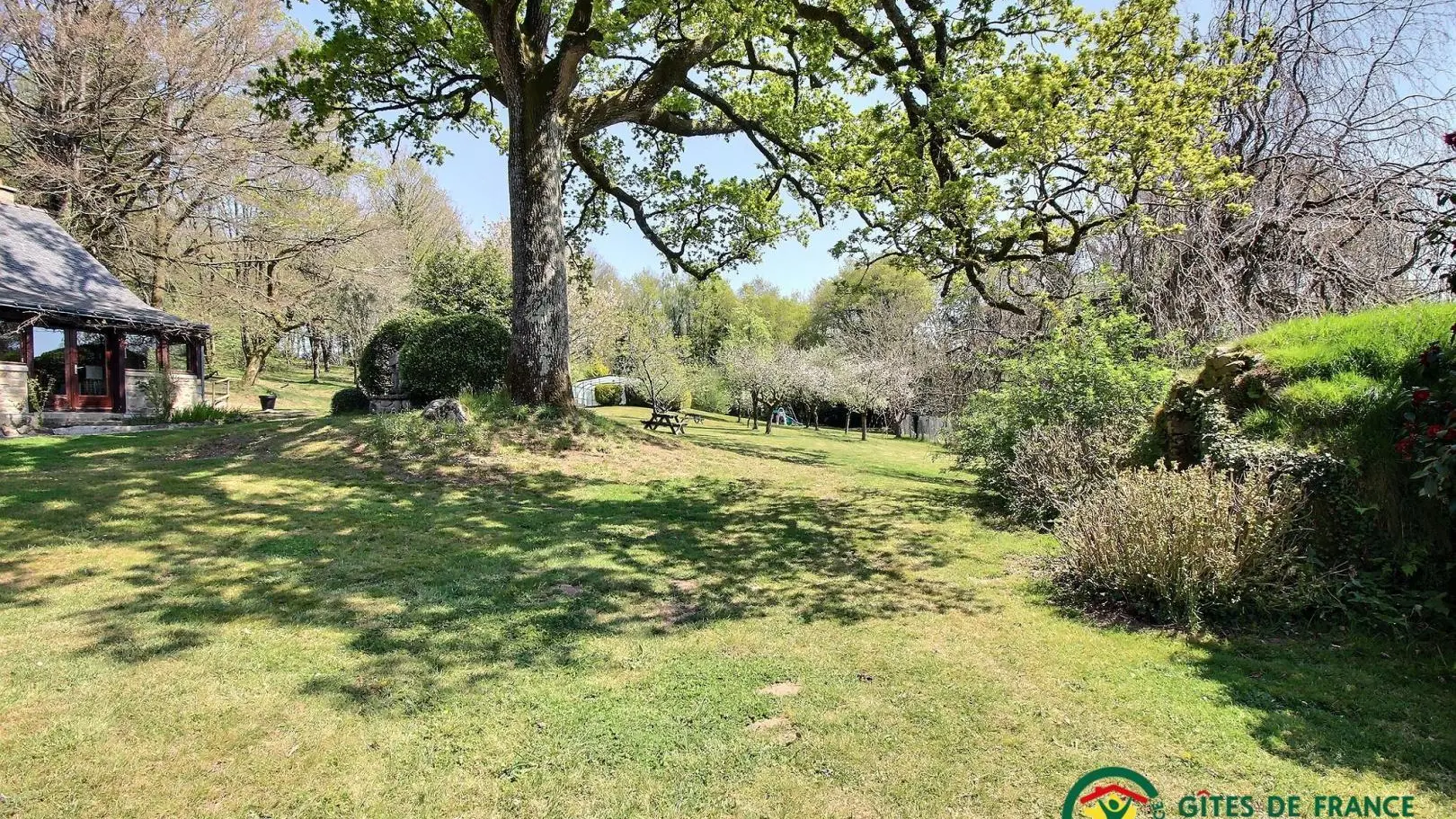 Location_Domaine de Lann Kerhuerh_Camélia_jardin_La Chapelle-Neuve©Gîtes de France Morbihan