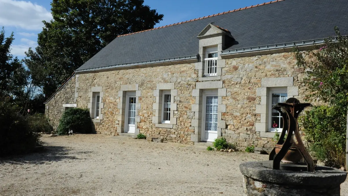 Location_GGîtes de Kerlann_Ty Gwennel_façade_La Chapelle-Neuve©Gîtes de France 56