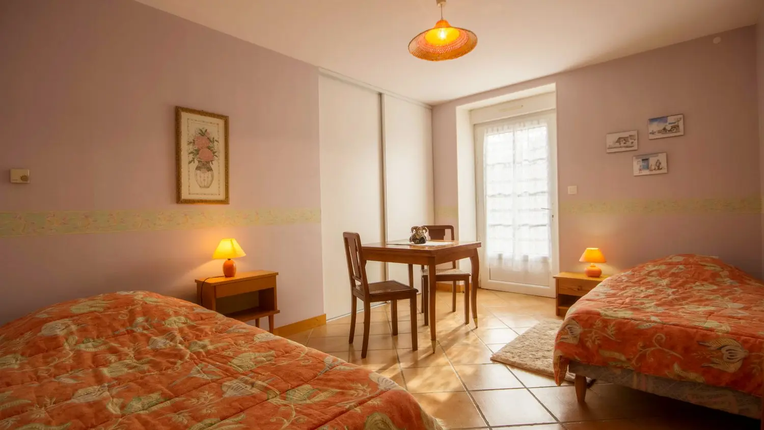 Location_Gîtes de Kerlann_Ty Gwennel_chambre2_La Chapelle-Neuve©Gîtes de France 56