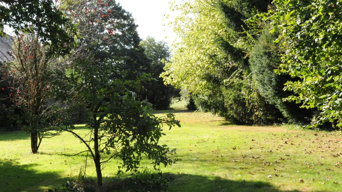Location_Gîtes de Kerlann_Ty Gwennel_jardin_La Chapelle-Neuve©Gîtes de France 56