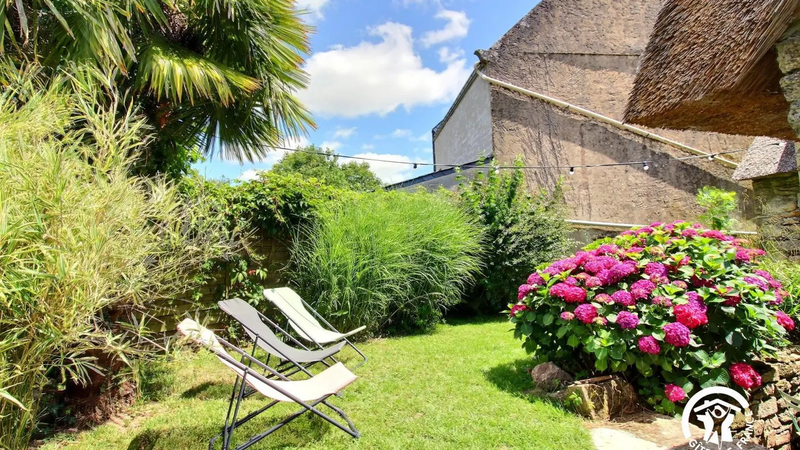 Location_gîte chaumière de Floranges_jardin_La Chapelle-Neuve©Gîtes de France