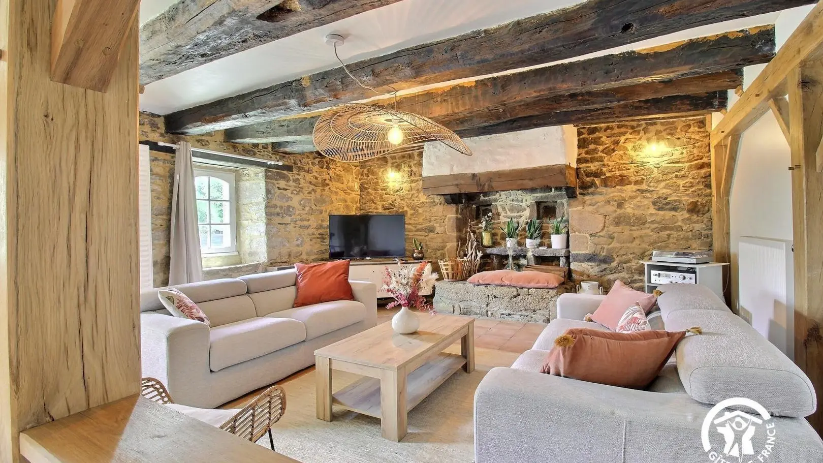 Location_gîte chaumière de Floranges_salon_La Chapelle-Neuve©GDF56