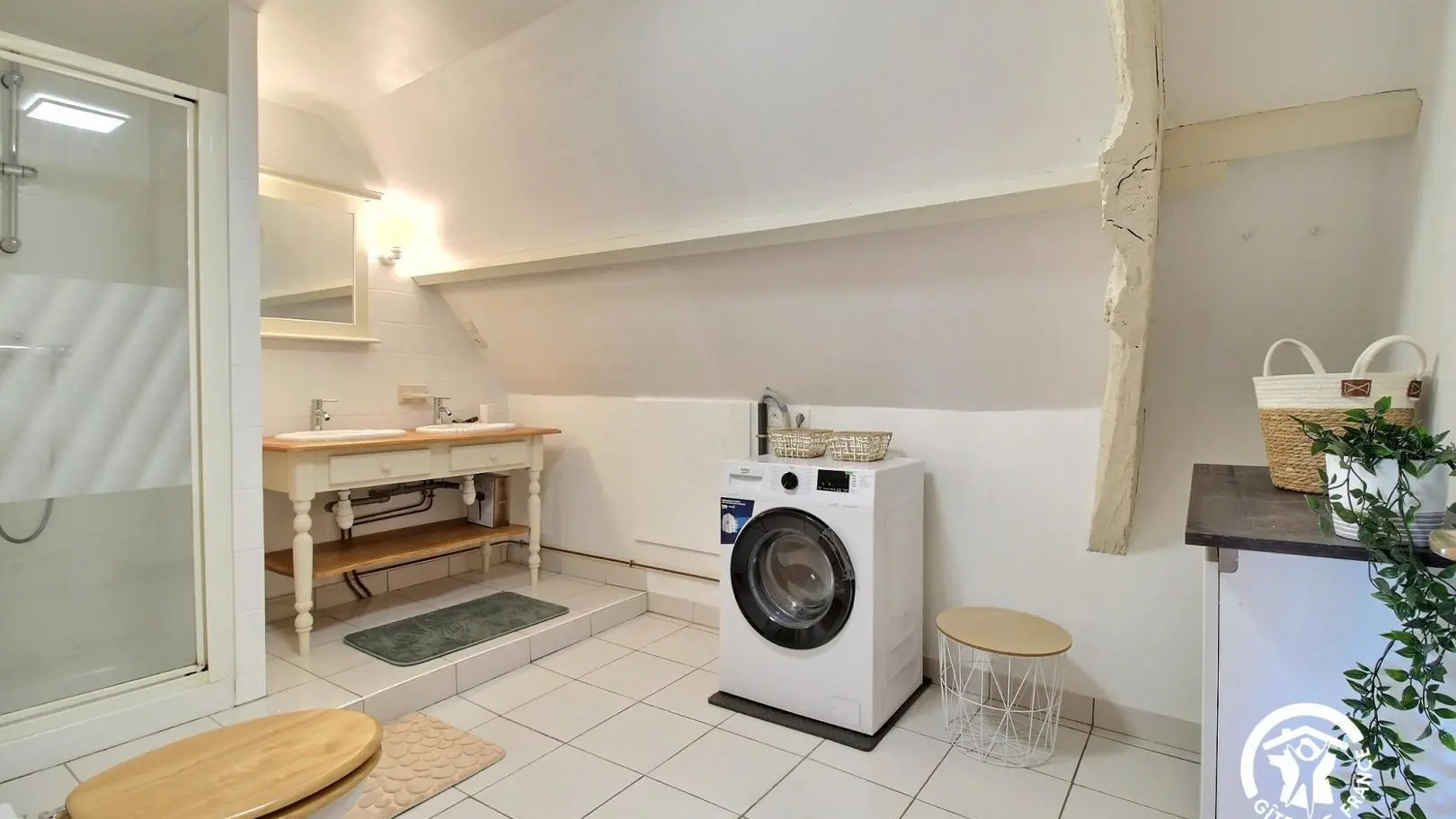 Location_gîte chaumière de Floranges_salle d'eau_La Chapelle-Neuve©GDF56