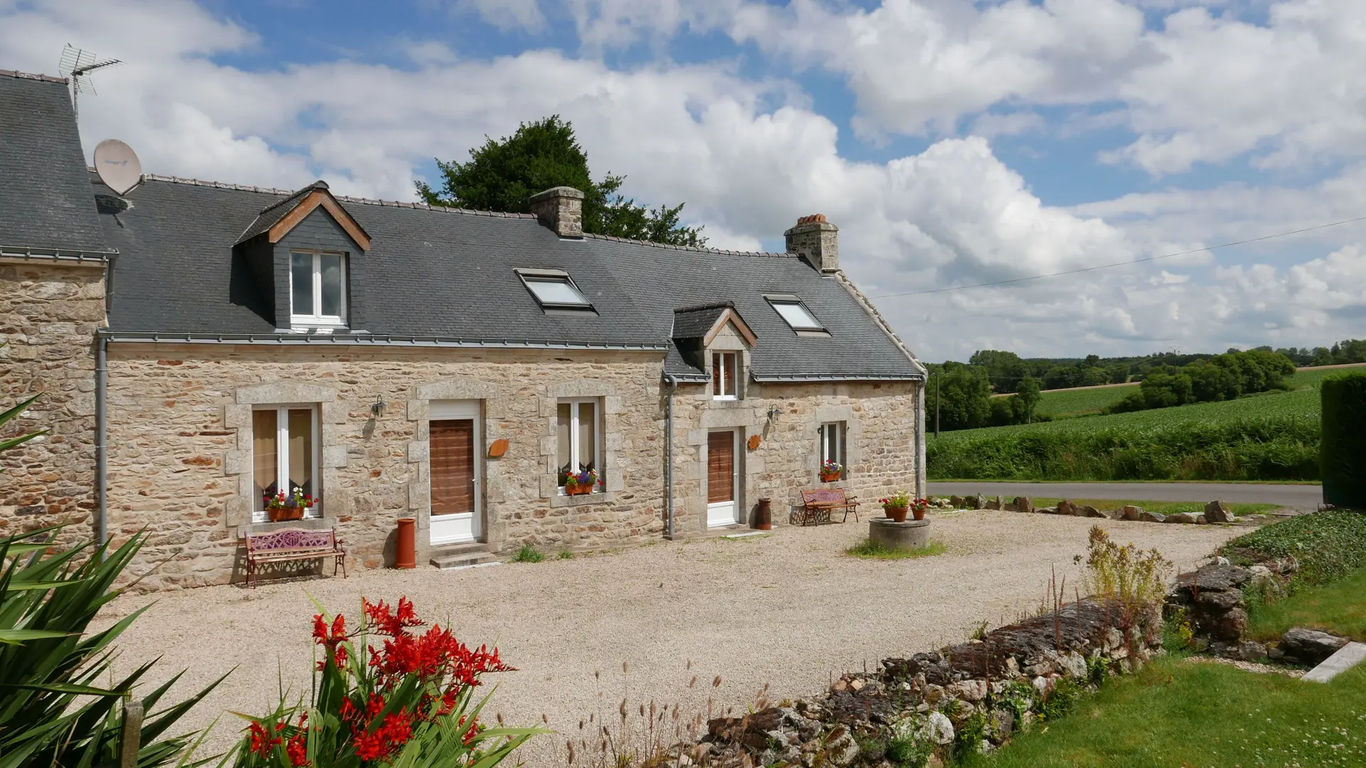 Location_gîte de Clistivan_Chêne_Hêtre_extérieur_La Chapelle-Neuve_Vallée du Blavet