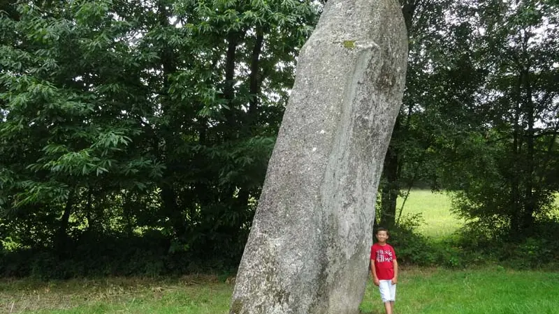 Mégalithe Goeh menhir STJB