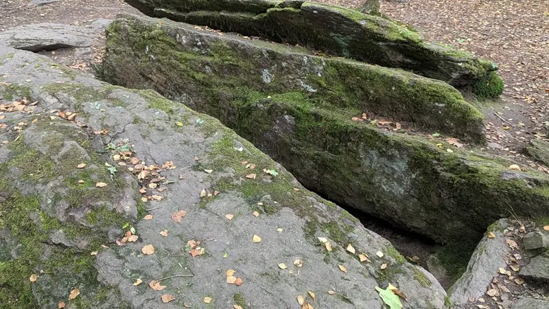 tombeau du géant - site légendaire - brocéliande - Morbihan