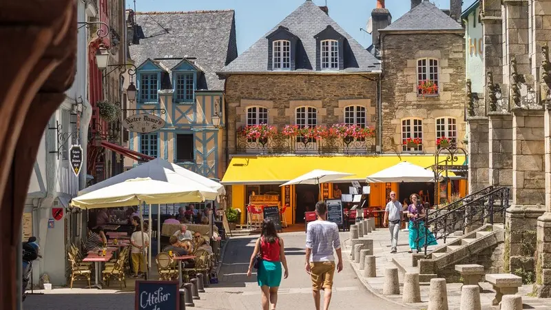 Josselin - Place Notre-Dame - Morbihan - Bretagne