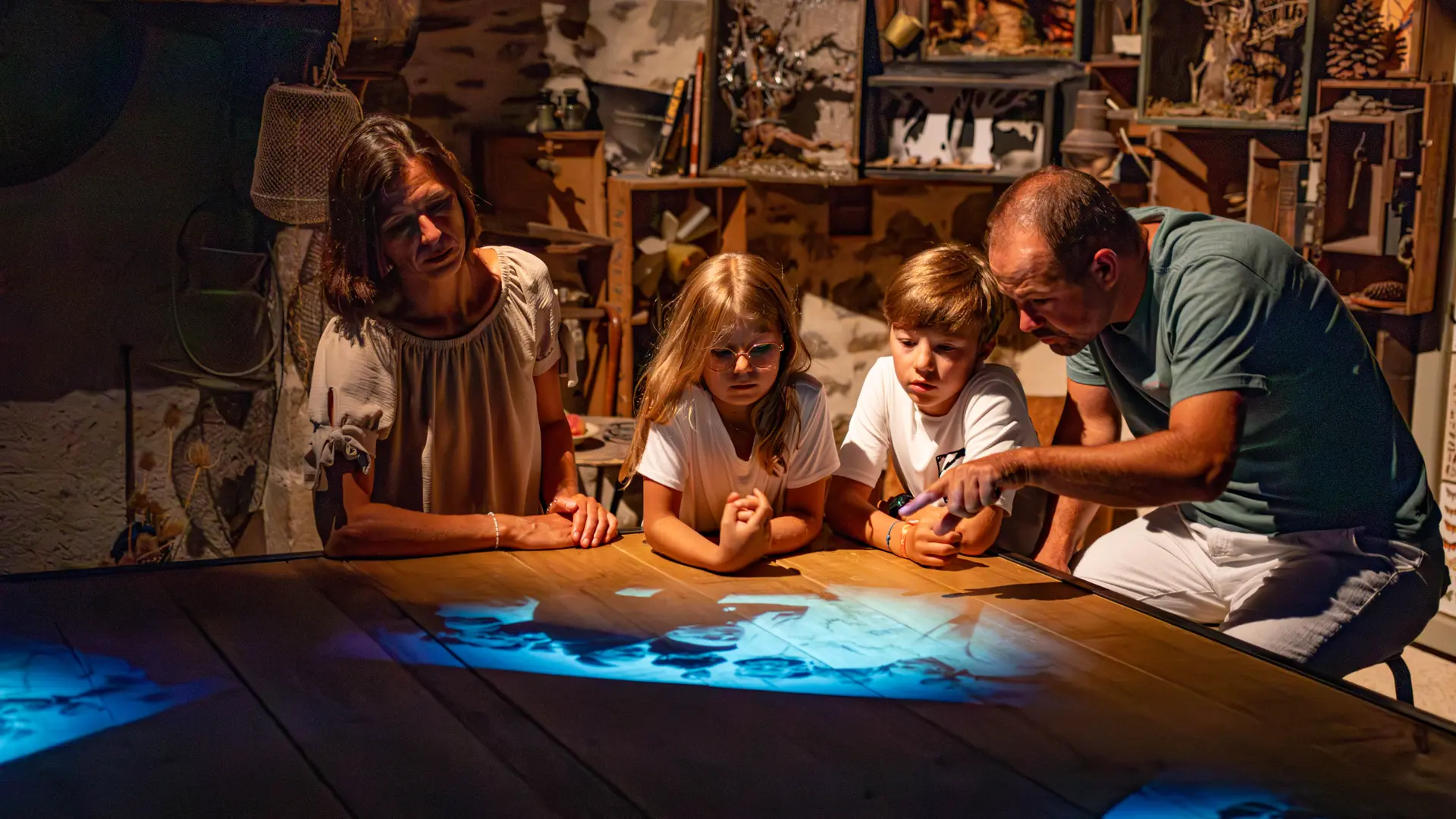 Salle 1_ Brocéliande, la Porte des Secrets ©NoëllaPennanech - Destination Brocéliande