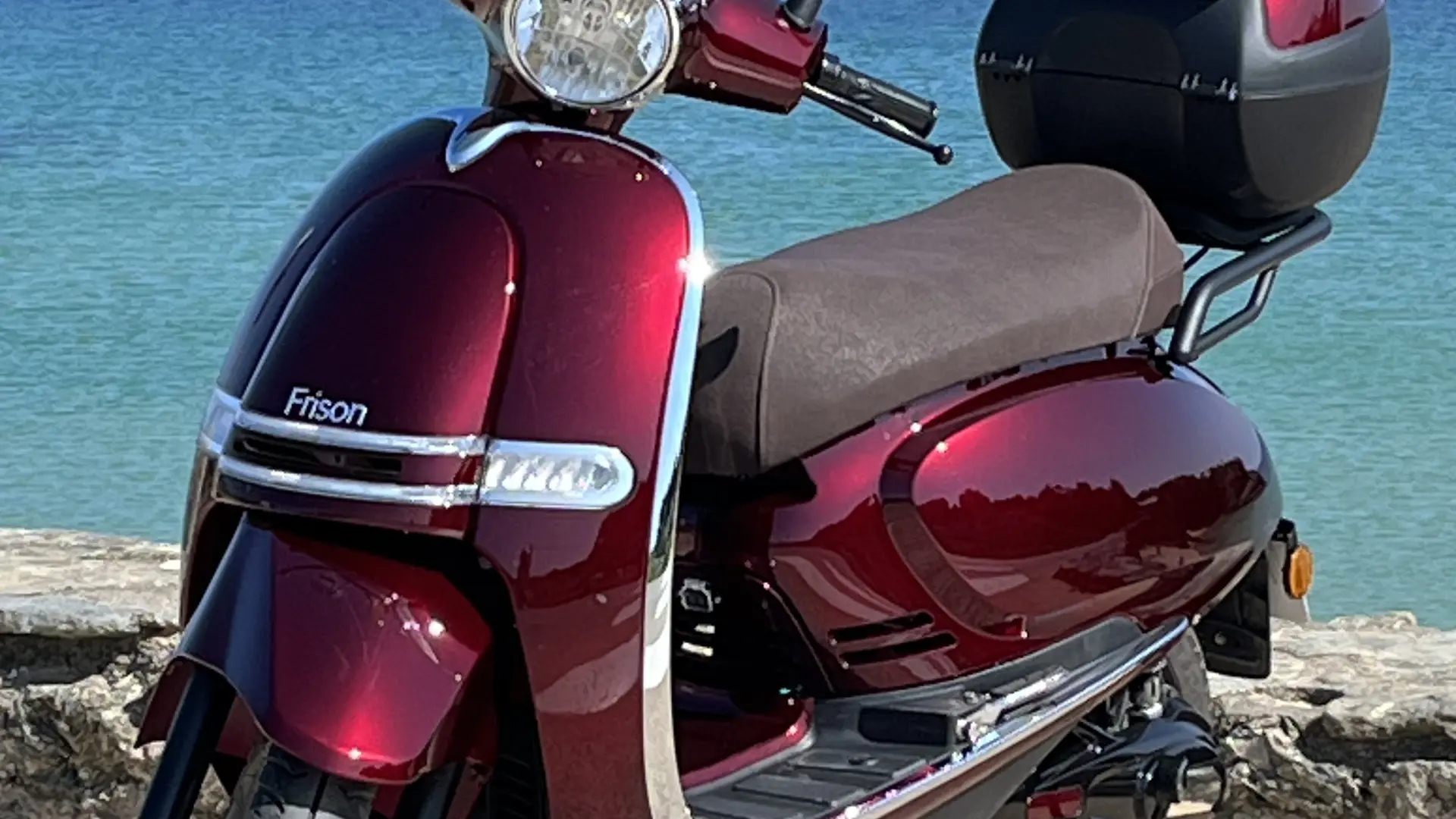 Sauzon_Scoot Toujours_Port Andro
