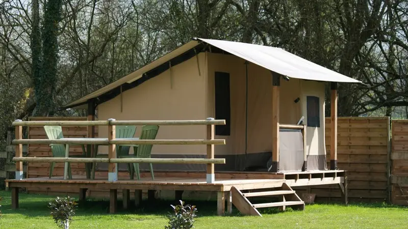 Tente lodge Baléares-Hébergement insolite-Domaine du Roc-Brocéliande-Morbihan