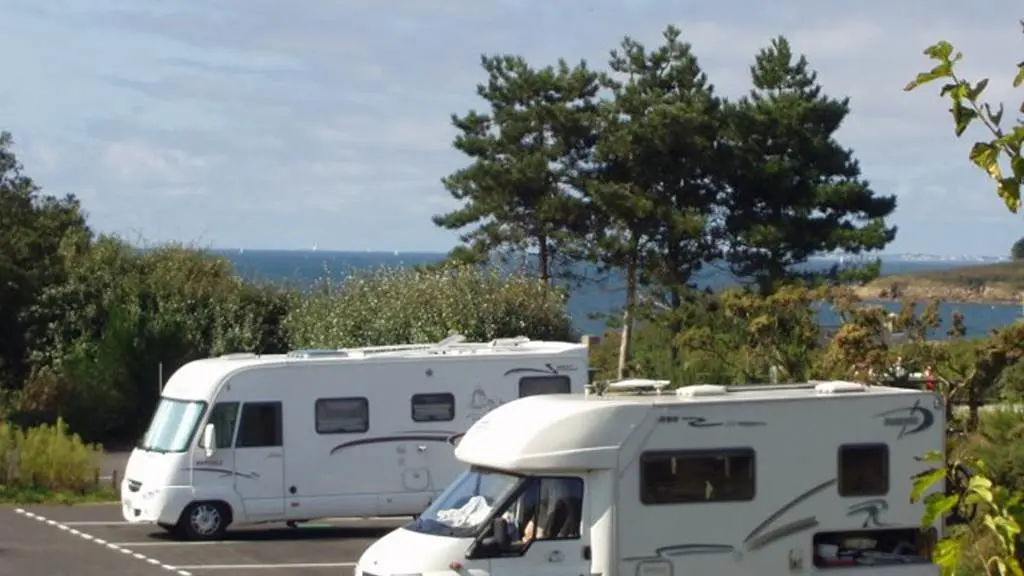 Aire-de-stationnement-Camping-cars-de-Kermor-Arzon-Golfe-du-Morbihan-Bretagne Sud