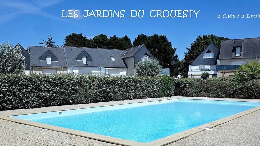 Clévacances - Meublé 56MS0229 - LES JARDINS DU CROUESTY ARZON Morbihan : Grand duplex de 66 m2, calme, lumineux et accueillant, port, océan, plages, golfe du Morbihan, thalasso........ - Arzon - Morbihan Bretagne Sud