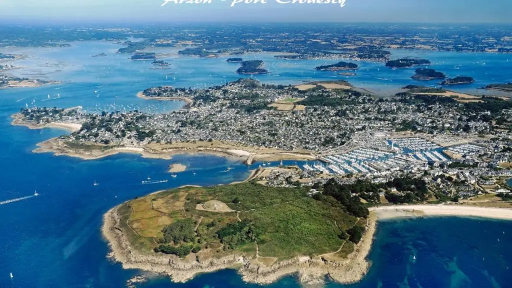 Clévacances - Meublé 56MS0229 - LES JARDINS DU CROUESTY ARZON Morbihan : Grand duplex de 66 m2, calme, lumineux et accueillant, port, océan, plages, golfe du Morbihan, thalasso........ - Arzon - Morbihan Bretagne Sud