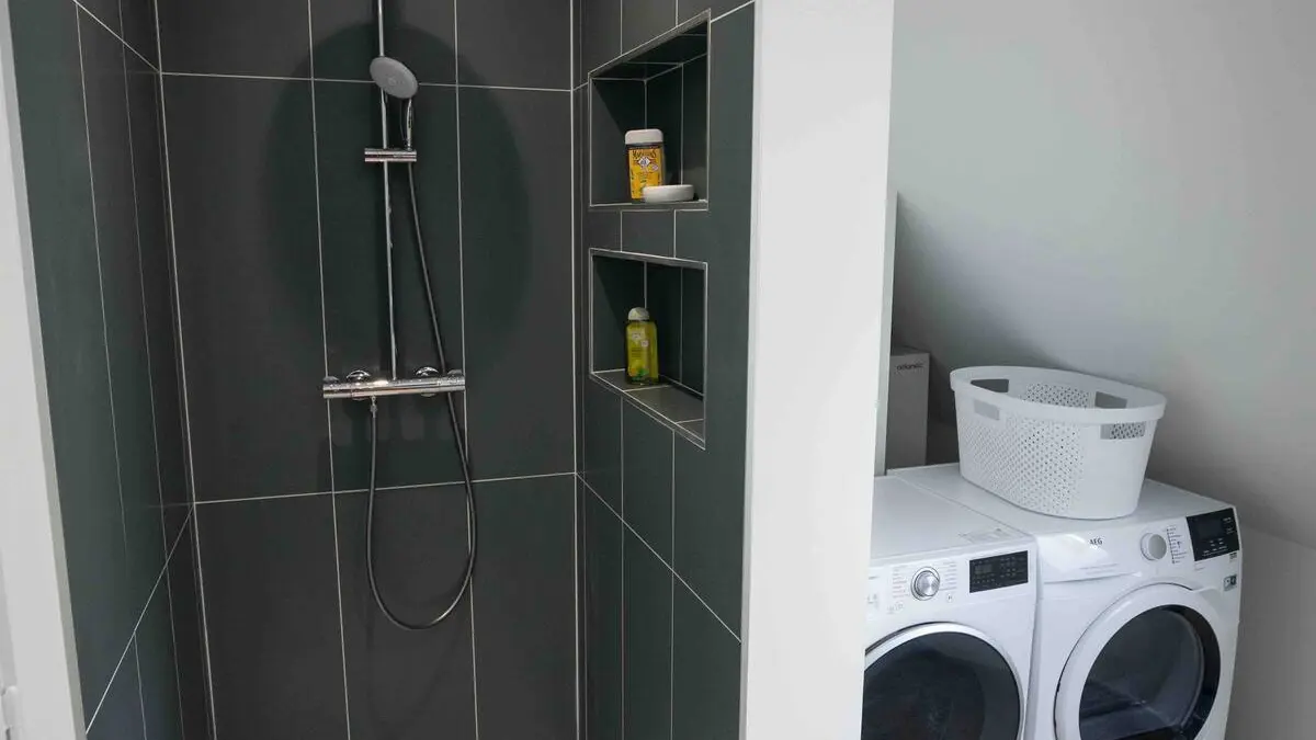 bdbe2b49-2145-48bf-94d7-fec92d01c058 (1)