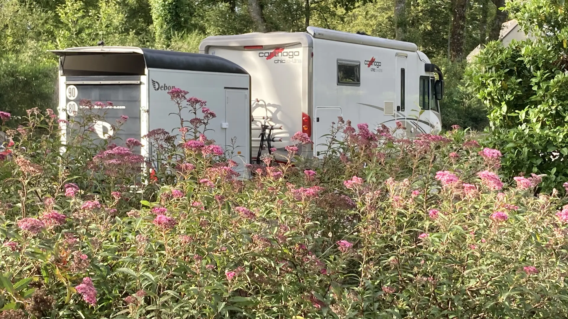 EMPLACEMENT CAMPING CAR