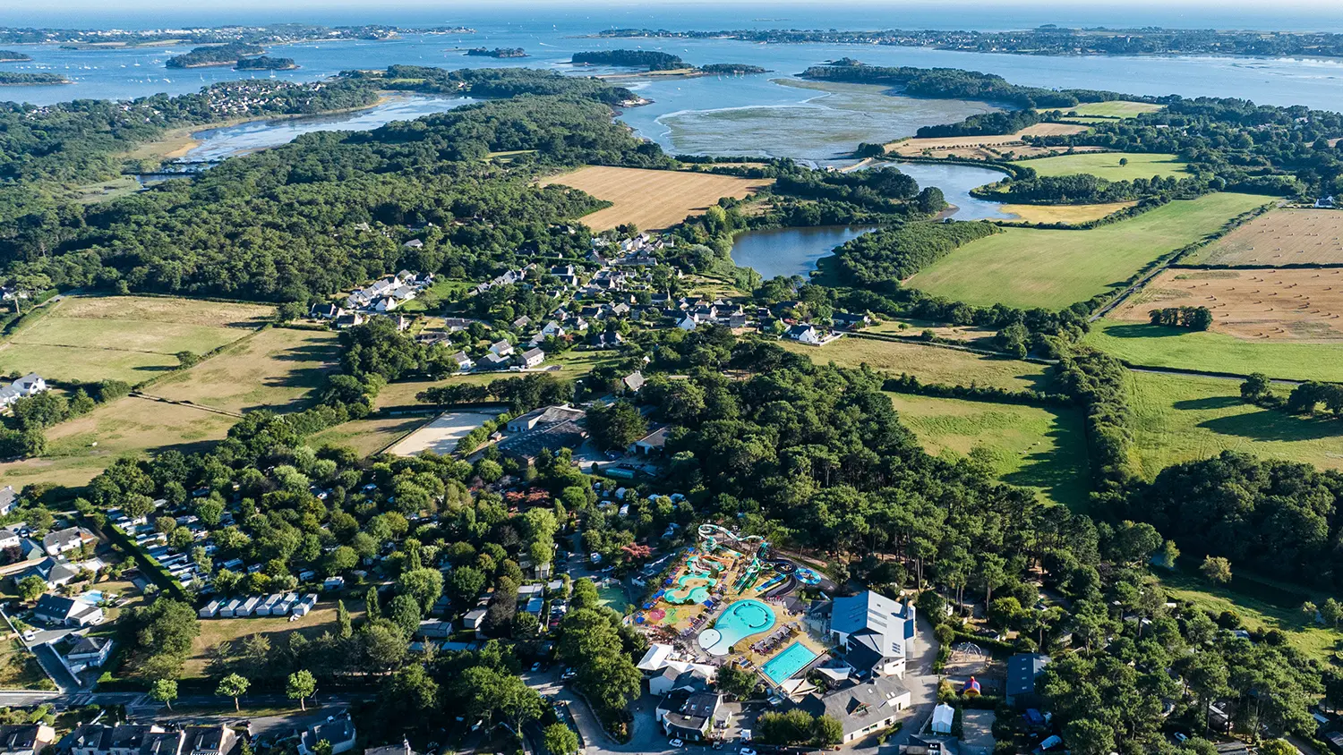 camping-mane-guernehue-morbihan-affaires-photo-principale-1