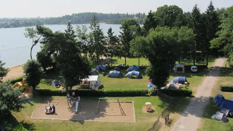 vue aérienne - camping du lac - Taupont - Brocéliande - Bretagne