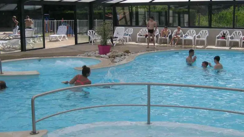 PISCINE COUVERTE CHAUFFEE camping pen palud Morbihan