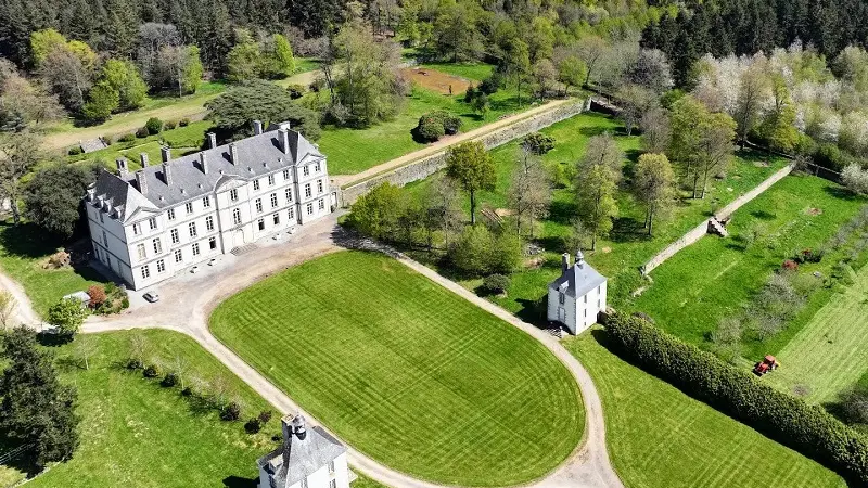 chateau de Loyat - vue du ciel - Morbihan - Brocéliande