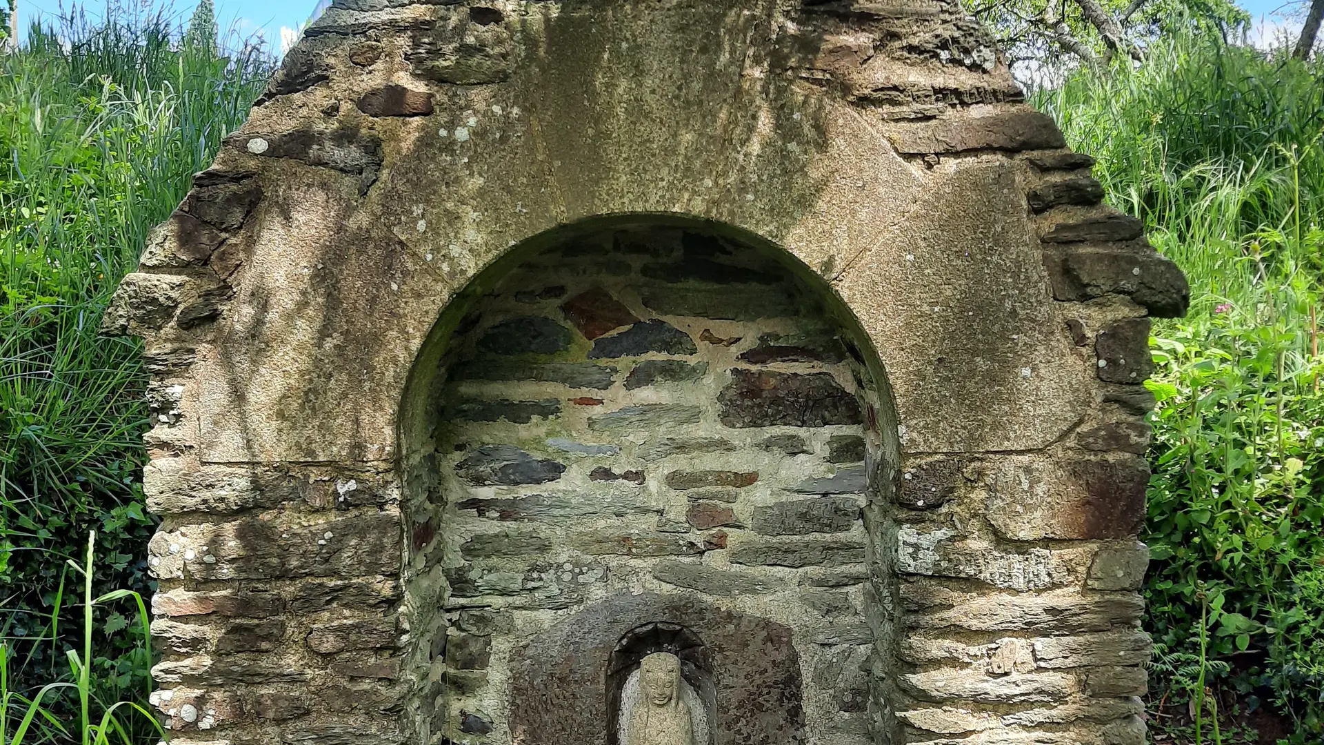 chapelle-notre-dame-des-fleurs-evellys (5)