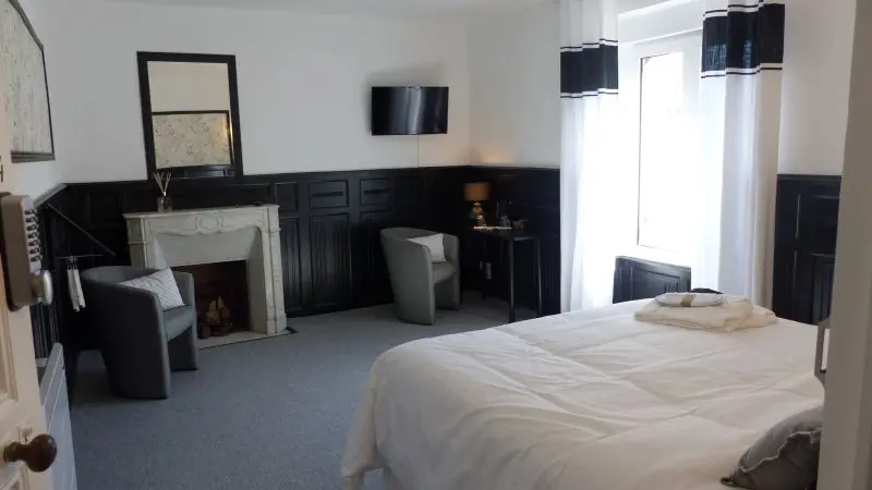 Chambre - hôtes - lits - canal - Josselin - Destination - Brocéliande