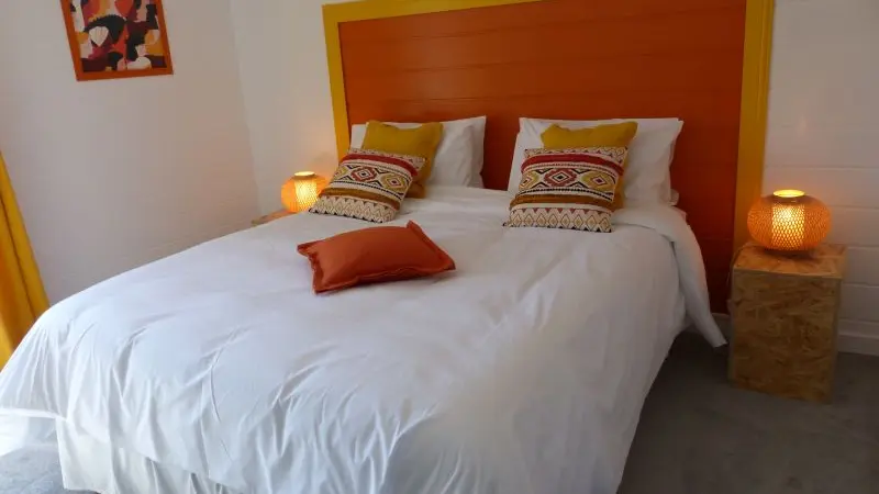 Chambre - hôtes - lits - canal - Josselin - Destination - Brocéliande