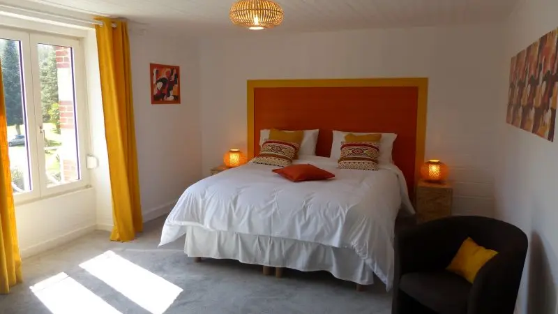 Chambre - hôtes - lits - canal - Josselin - Destination - Brocéliande