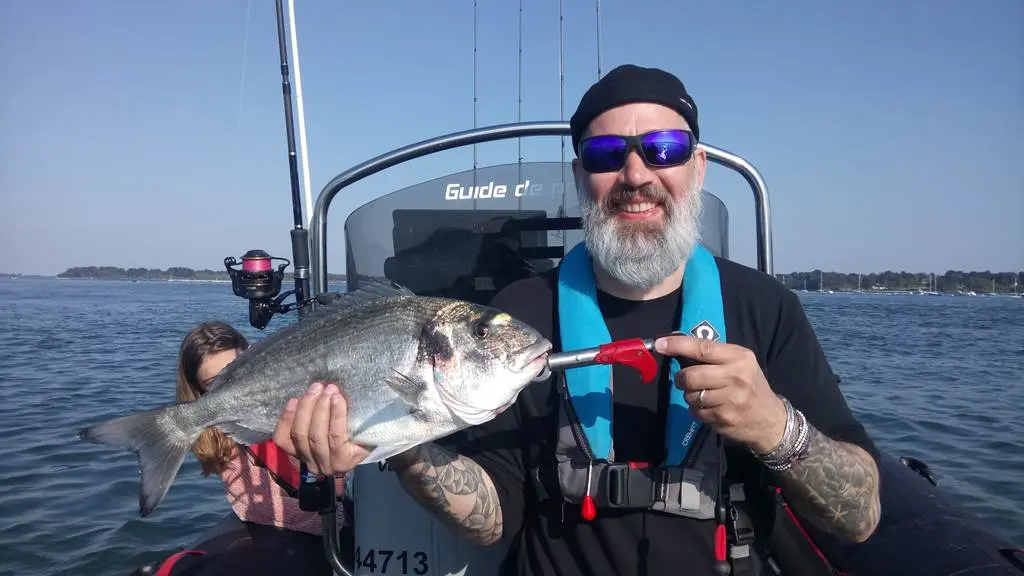 Guide de pêche Golfe du Morbihan, Sarzeau, Presqu'île de Rhuys, pêche au bar, réservervation en ligne de votre journée de pêche