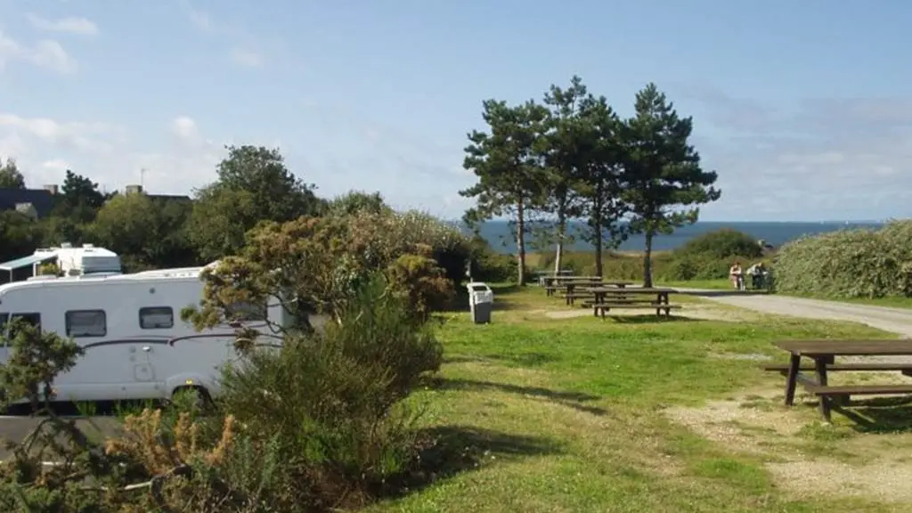 Aire-de-stationnement-Camping-cars-de-Kermor-Arzon-Golfe-du-Morbihan-Bretagne Sud