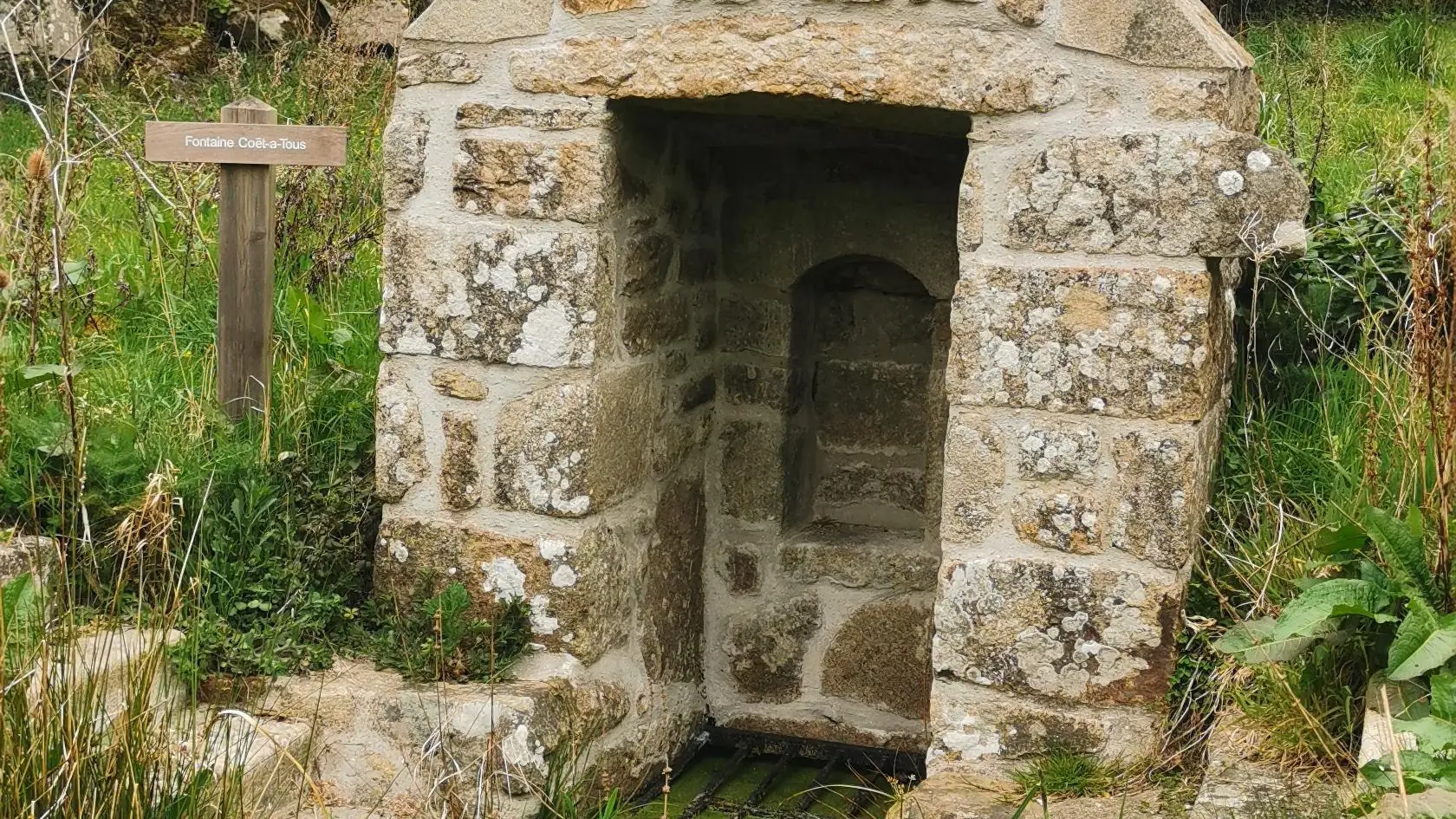 Fontaine de Coët à Tous