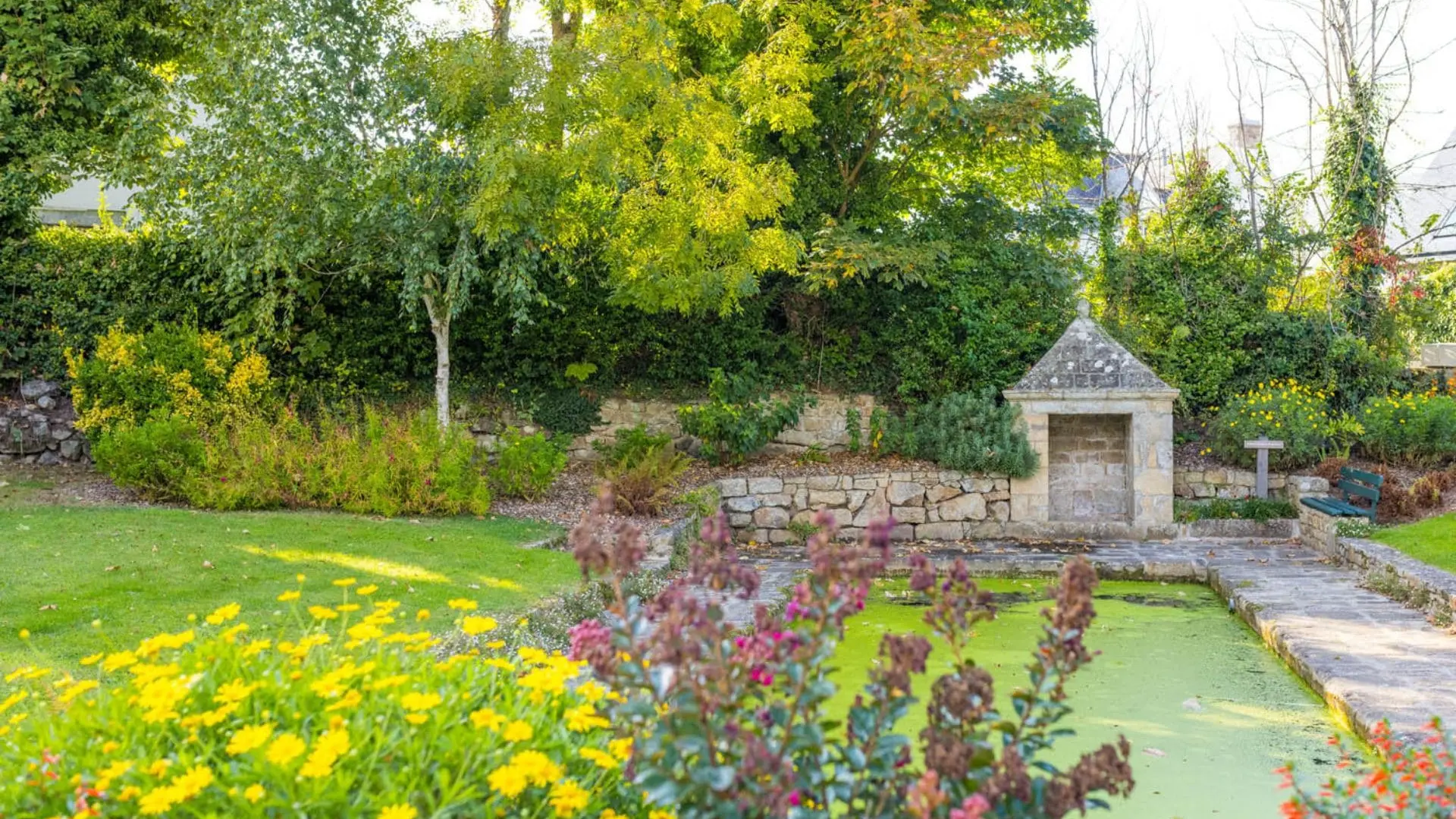 Fontaine et lavoir de Poul Person