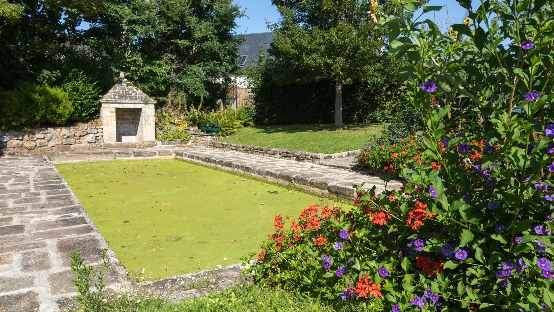 Fontaine et lavoir de Poul Person