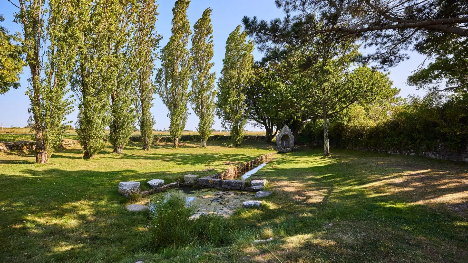 Fontaine et lavoir de Saint Colomban