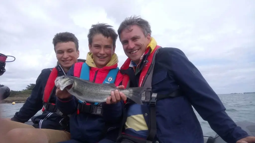 www.rioguidepechepro.fr - Cours de peche golf morbihan- peche en mer en bretagne sud- Gros bar au leurre- initiation peche en mer- moniteur, guide de peche morbihan