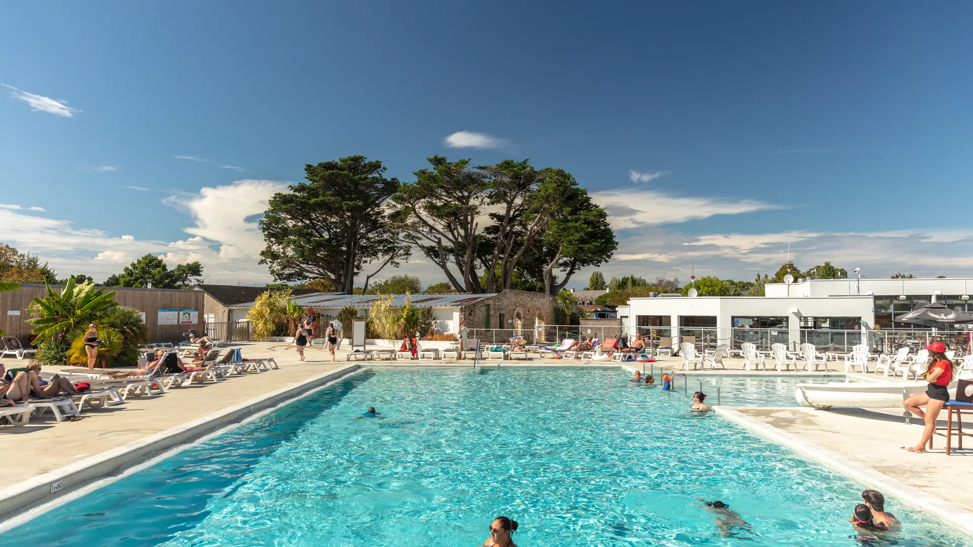 homair-piscine-camping-les-menhirs-carnac