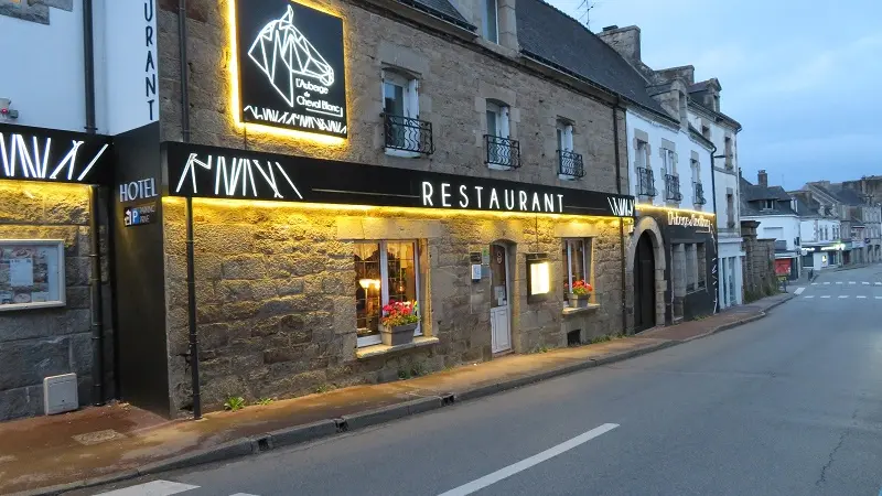 hotel-restaurant-auberge-le-cheval-blanc-baud