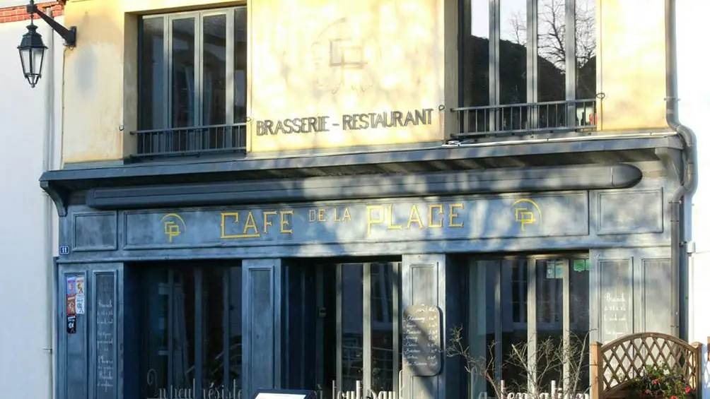 Café-de-la-Place-Saint-Gildas-de-Rhuys-Golfe-du-Morbihan-Bretagne Sud