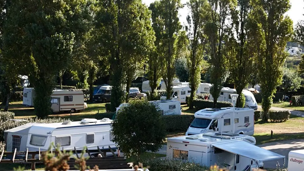 camping-Falaise-locmariaquer-morbihan-bretagne-sud