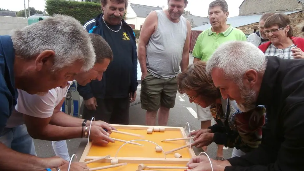 Jeu en bois- Camping Les Goélands - Ambon Plage