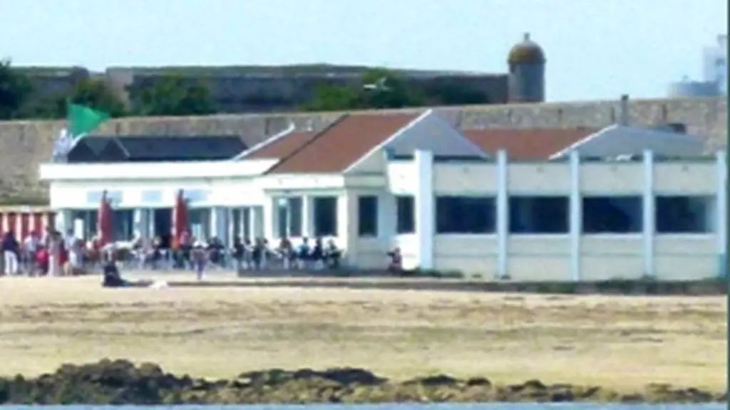 restaurant-La-Grande-Plage-Port-Louis-Groix-Lorient-Morbihan-Bretagne-sud