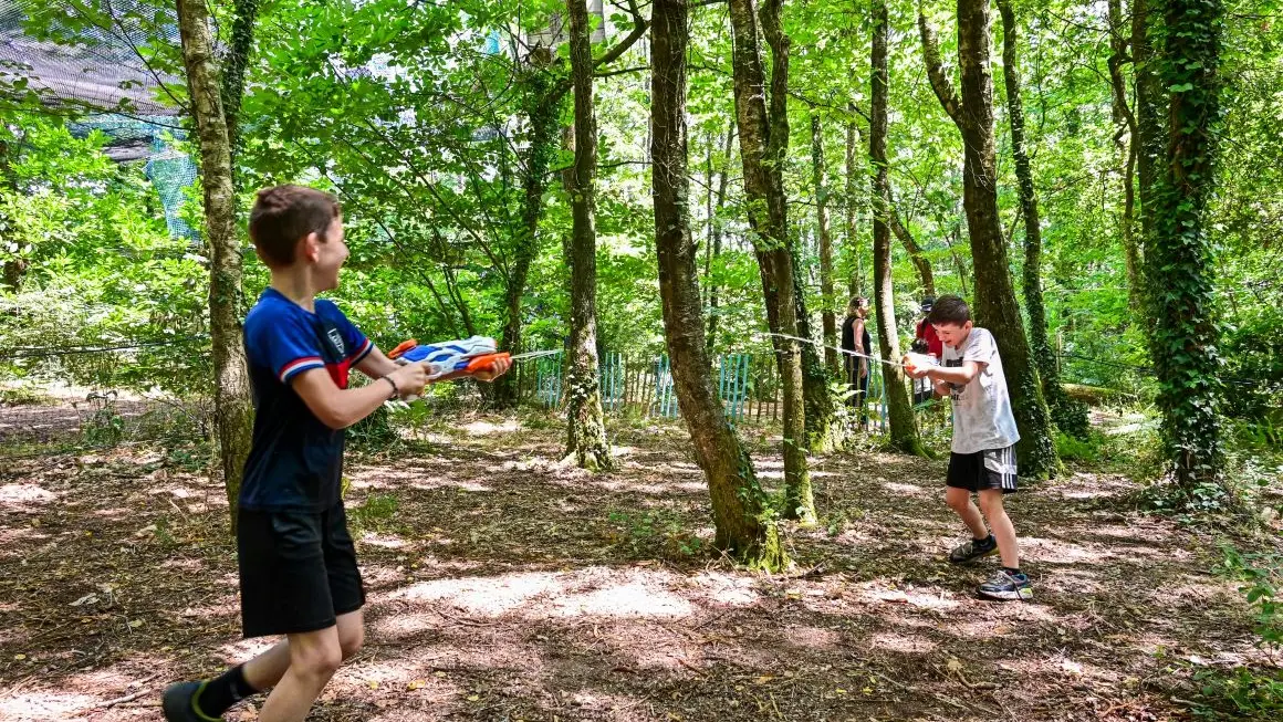 land-aux-lutins-parc-enfants-morbihan-water-fight-jeu-d'eau