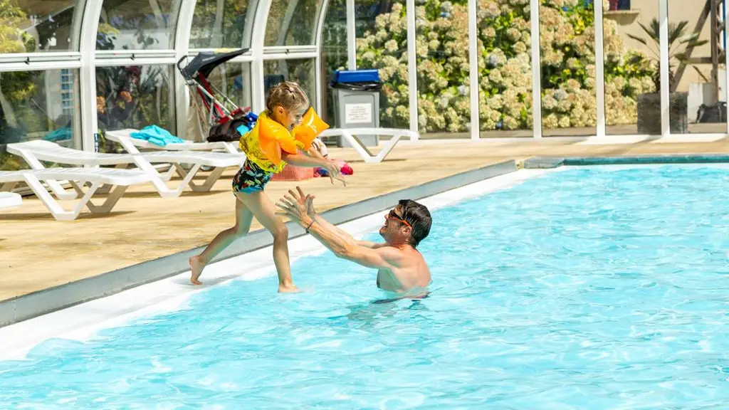 piscine couverte et chauffée