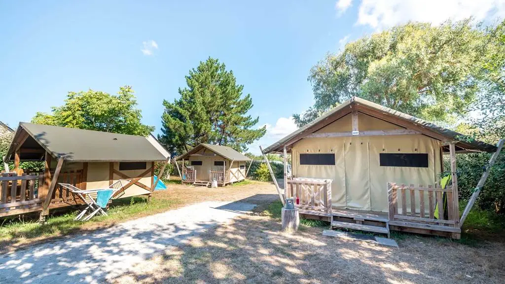 Bungalows Toilés Camping Le Tindio