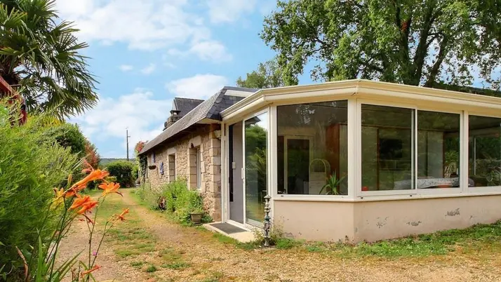 meuble-plumelin-domaine-legendes-dame-lac (1)