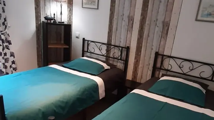 meuble-plumelin-domaine-legendes-dame-lac (2)