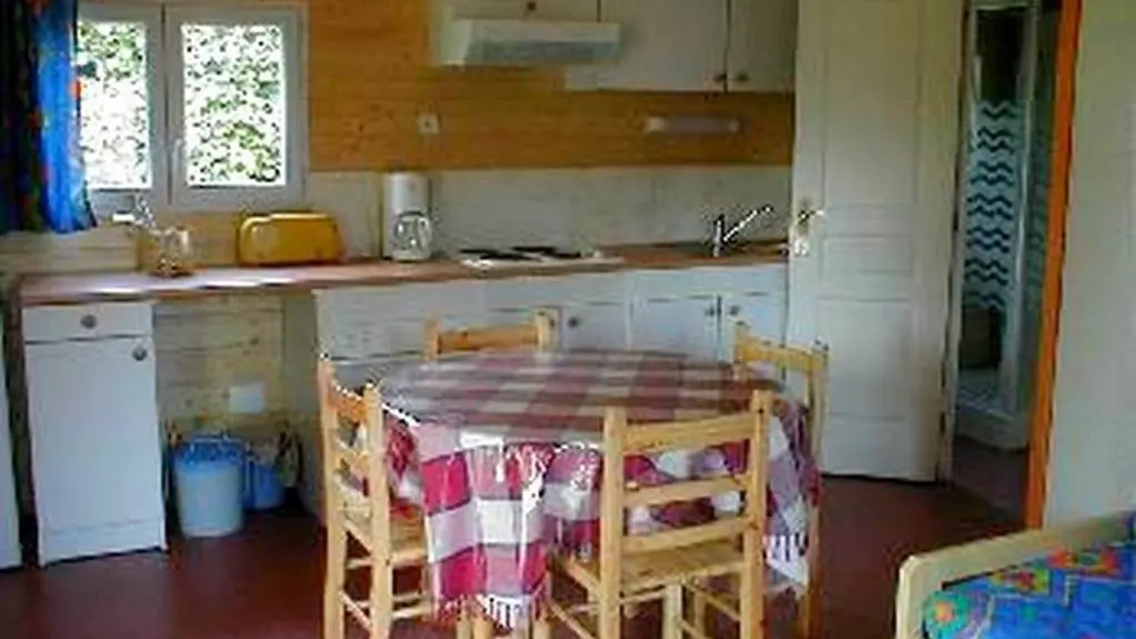 Camping-municipal-de-Le-Guerno