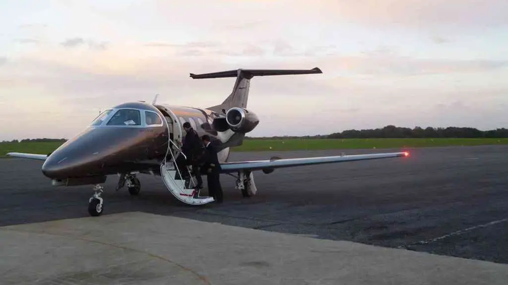 oraires et services sur mesure à l'Aéroport Vannes Golfe du Morbihan