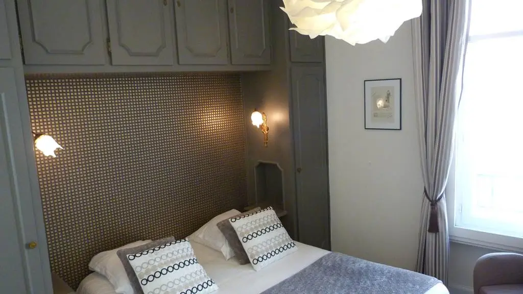 chambre double supérieure hôtel le bretagne vannes 11