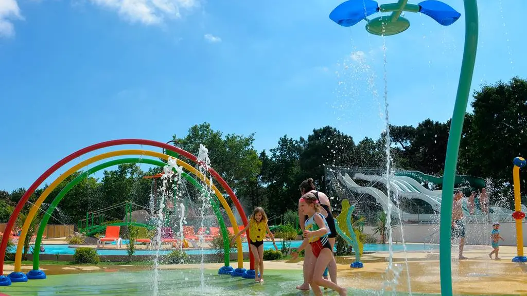 Des heures de plaisir au nouveau parc aqualudique