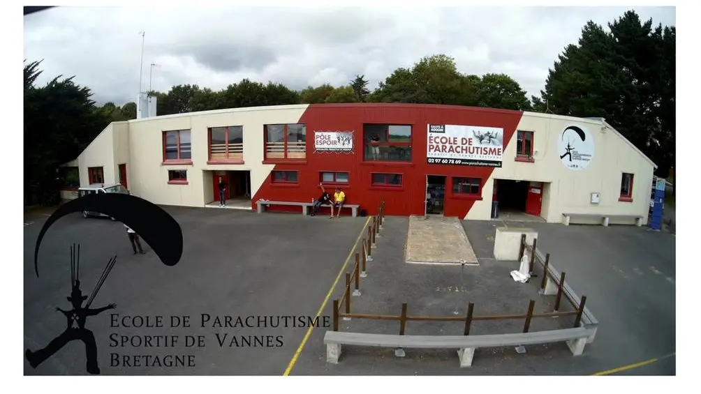 Ecole-de-Parachutisme-de-Vannes-Golfe-du-Morbihan-Bretagne sud